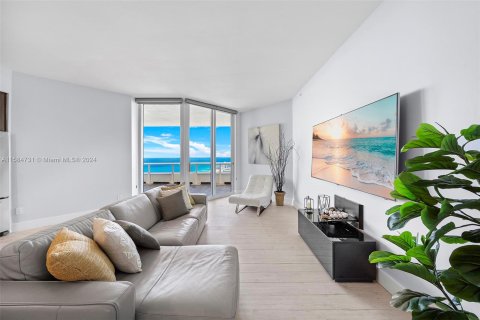 Condo in Miami Beach, Florida, 2 bedrooms  № 1171932 - photo 22