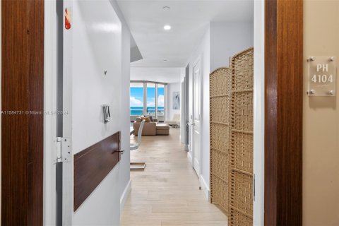 Copropriété à vendre à Miami Beach, Floride: 2 chambres, 148.64 m2 № 1171932 - photo 4