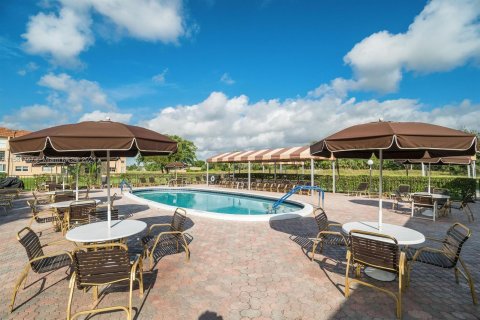 Copropriété à vendre à Sunrise, Floride: 2 chambres, 112.69 m2 № 1171894 - photo 2