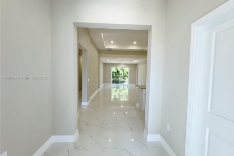 Villa ou maison à vendre à Lehigh Acres, Floride: 4 chambres, 157.93 m2 № 1171976 - photo 17