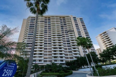 Condominio en venta en Hallandale Beach, Florida, 2 dormitorios, 118.91 m2 № 912213 - foto 23