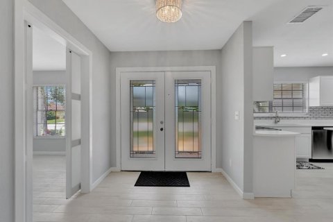 Villa ou maison à louer à Bradenton, Floride: 3 chambres, 156.63 m2 № 1370070 - photo 5