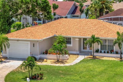 Villa ou maison à louer à Bradenton, Floride: 3 chambres, 156.63 m2 № 1370070 - photo 2