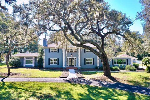 House in Dade City, Florida 5 bedrooms, 517.84 sq.m. № 1370107 - photo 2