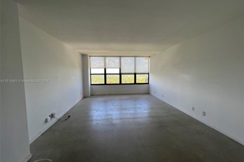 Condominio en venta en Miami, Florida, 2 dormitorios, 122.26 m2 № 944602 - foto 13