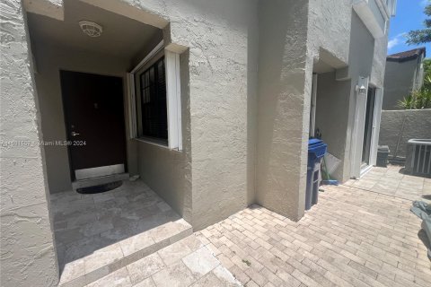 Townhouse in Miami, Florida 3 bedrooms, 119.75 sq.m. № 1292335 - photo 3