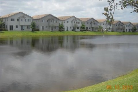 Townhouse in Riviera Beach, Florida 2 bedrooms, 111.39 sq.m. № 1161769 - photo 5