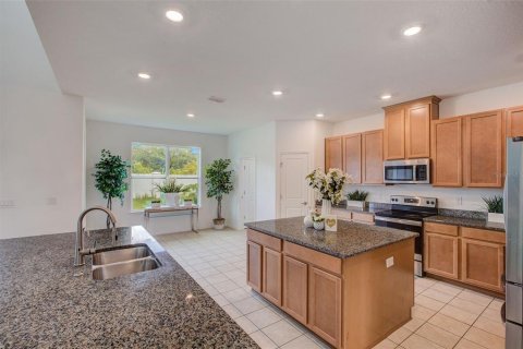 Casa en venta en Kissimmee, Florida, 6 dormitorios, 393.16 m2 № 875275 - foto 14