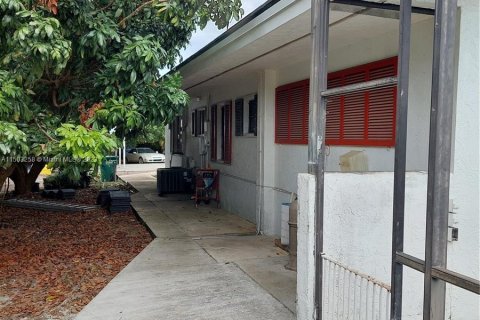 House in Homestead, Florida 4 bedrooms, 401.24 sq.m. № 911245 - photo 5