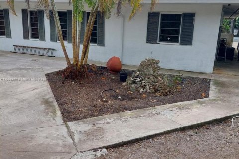 House in Homestead, Florida 4 bedrooms, 401.24 sq.m. № 911245 - photo 2