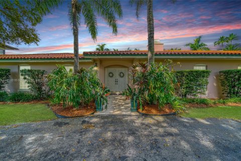 Villa ou maison à vendre à Coral Gables, Floride: 5 chambres, 371.33 m2 № 837116 - photo 16