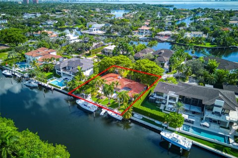 Villa ou maison à vendre à Coral Gables, Floride: 5 chambres, 371.33 m2 № 837116 - photo 4