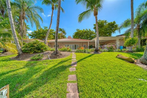 Villa ou maison à vendre à Coral Gables, Floride: 5 chambres, 371.33 m2 № 837116 - photo 10