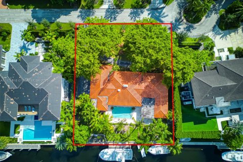 Villa ou maison à vendre à Coral Gables, Floride: 5 chambres, 371.33 m2 № 837116 - photo 3