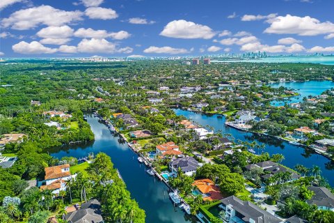 Villa ou maison à vendre à Coral Gables, Floride: 5 chambres, 371.33 m2 № 837116 - photo 6