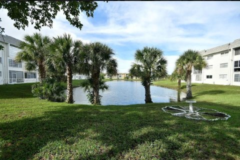 Condo in Sunrise, Florida, 2 bedrooms  № 908917 - photo 28