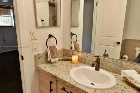 Condo in Sunrise, Florida, 2 bedrooms  № 908917 - photo 6