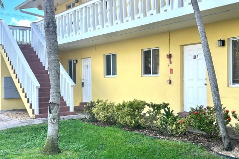 Condominio en venta en Wilton Manors, Florida, 2 dormitorios, 58.53 m2 № 832958 - foto 4