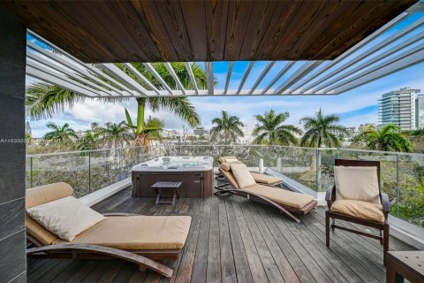 Adosado en venta en Miami Beach, Florida, 3 dormitorios, 208.1 m2 № 1008918 - foto 15