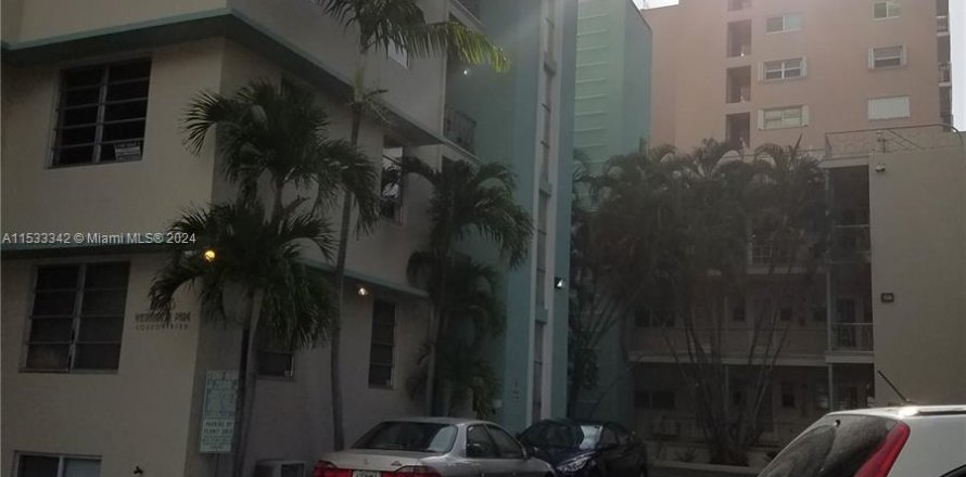 Коммерческая недвижимость в Майами-Бич, Флорида № 1008877