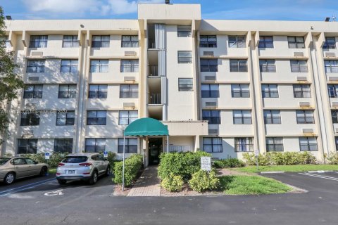 Condo in Coral Springs, Florida, 1 bedroom  № 1135796 - photo 2