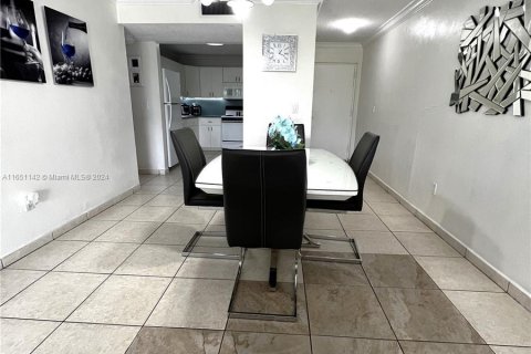 Copropriété à vendre à Hialeah, Floride: 3 chambres, 105.91 m2 № 1333216 - photo 21