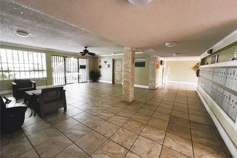 Copropriété à vendre à Hialeah, Floride: 3 chambres, 105.91 m2 № 1333216 - photo 5