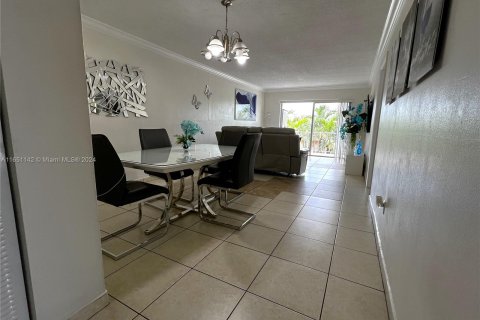 Copropriété à vendre à Hialeah, Floride: 3 chambres, 105.91 m2 № 1333216 - photo 20