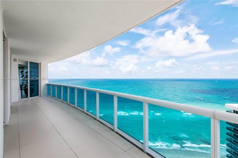 Condominio en venta en Hollywood, Florida, 3 dormitorios, 284.47 m2 № 843641 - foto 16