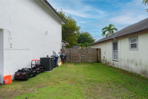 Villa ou maison à vendre à Florida City, Floride: 3 chambres, 115.2 m2 № 1325846 - photo 5