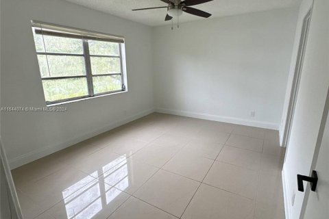 Copropriété à vendre à Miramar, Floride: 2 chambres, 77.29 m2 № 1325804 - photo 17