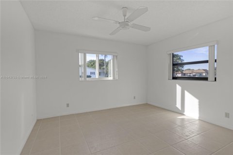 House in Delray Beach, Florida 3 bedrooms, 178.09 sq.m. № 1325847 - photo 24