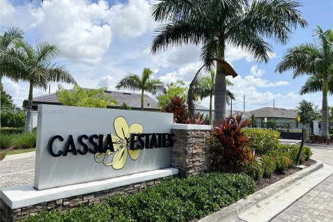 Casa en venta en Lauderdale Lakes, Florida, 4 dormitorios, 169.83 m2 № 1325803 - foto 2