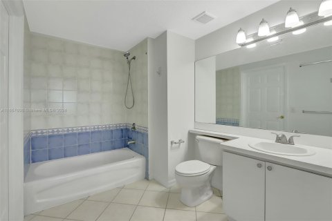 Copropriété à vendre à Miami, Floride: 2 chambres, 78.22 m2 № 1358717 - photo 16