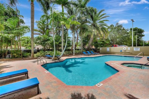 Copropriété à vendre à Miami, Floride: 2 chambres, 78.22 m2 № 1358717 - photo 5