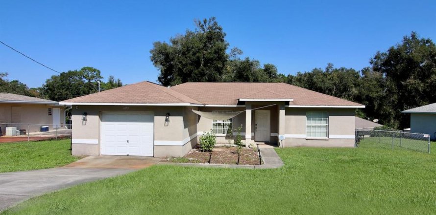 Casa en Inverness, Florida 3 dormitorios, 116.96 m2 № 1402343