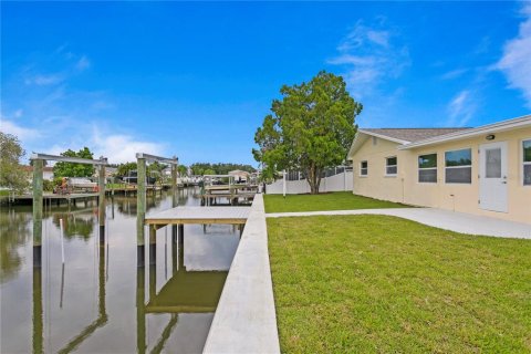 Villa ou maison à vendre à Tampa, Floride: 3 chambres, 198.44 m2 № 1336022 - photo 25