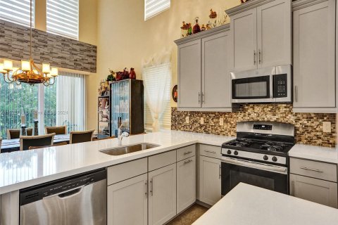 Villa ou maison à vendre à Sunrise, Floride: 4 chambres, 294.69 m2 № 980357 - photo 7