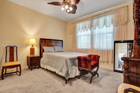 Villa ou maison à vendre à Sunrise, Floride: 4 chambres, 294.69 m2 № 980357 - photo 18