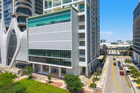 Immobilier commercial à vendre à Miami, Floride № 694379 - photo 7