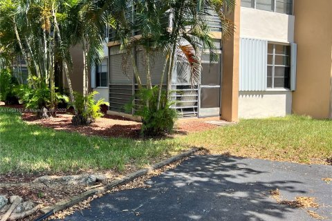 Condominio en venta en Pembroke Pines, Florida, 2 dormitorios, 104.05 m2 № 720270 - foto 7