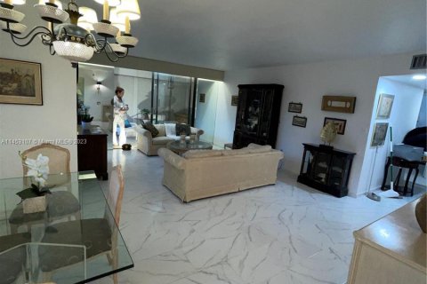 Copropriété à vendre à Pembroke Pines, Floride: 2 chambres, 104.05 m2 № 720270 - photo 12