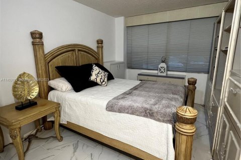 Condominio en venta en Pembroke Pines, Florida, 2 dormitorios, 104.05 m2 № 720270 - foto 23