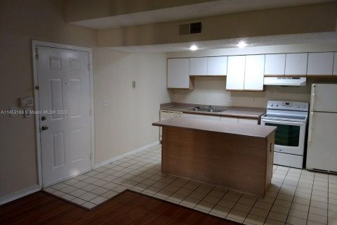 Condominio en venta en Pompano Beach, Florida, 1 dormitorio, 58.81 m2 № 720272 - foto 2