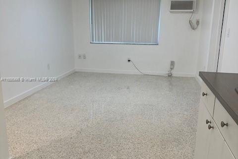 House in Miami, Florida 1 bedroom, 60.39 sq.m. № 1357291 - photo 6