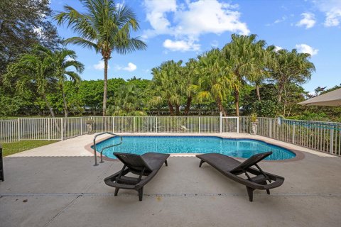 House in Wellington, Florida 3 bedrooms, 181.35 sq.m. № 888174 - photo 5