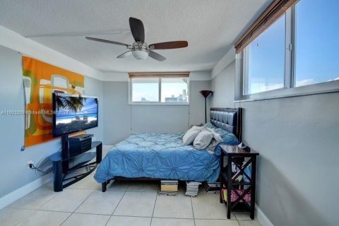 Condominio en venta en Miami Beach, Florida, 1 dormitorio, 74.32 m2 № 1228293 - foto 3