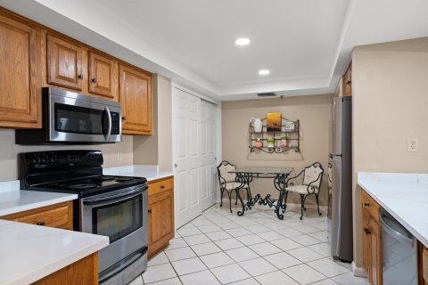 Condo in Hutchinson Island South, Florida, 2 bedrooms  № 1159804 - photo 30