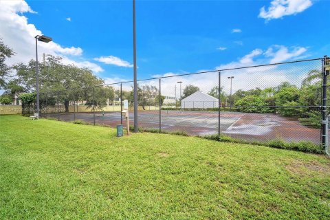 Condo in Oakland Park, Florida, 2 bedrooms  № 1189412 - photo 9