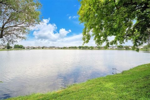 Condo in Oakland Park, Florida, 2 bedrooms  № 1189412 - photo 12